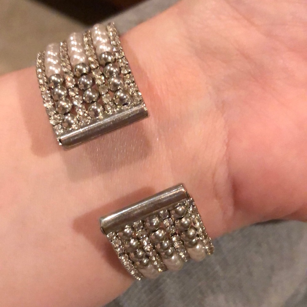 Bracelet cuff  pearl and rhinestone - Picture 2 of 3
